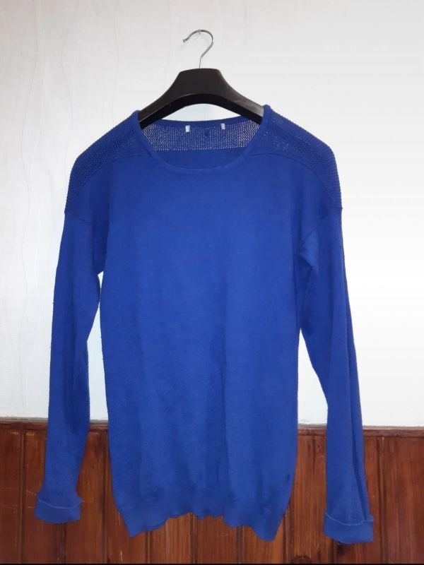Pull bleu roi