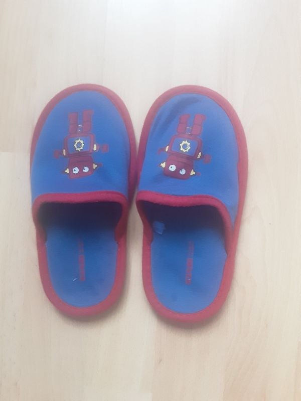 ChChaussons enfant, kiabi, taille 28