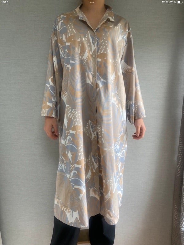Très longue chemise/liquette taille 44/46.