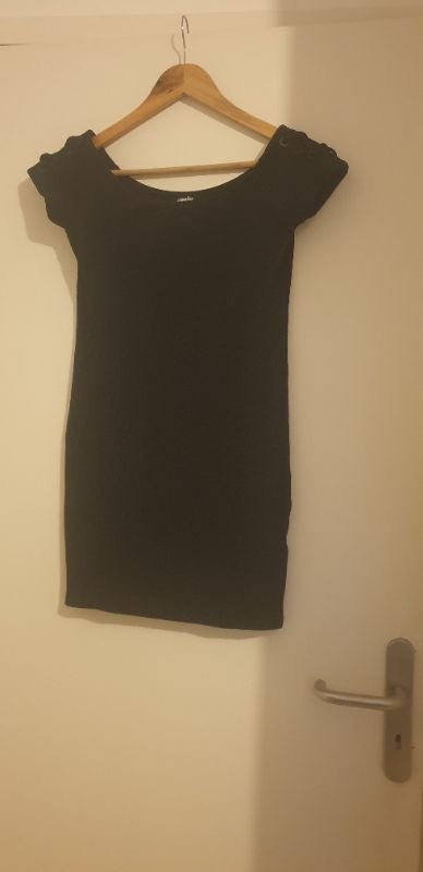Robe noire courte