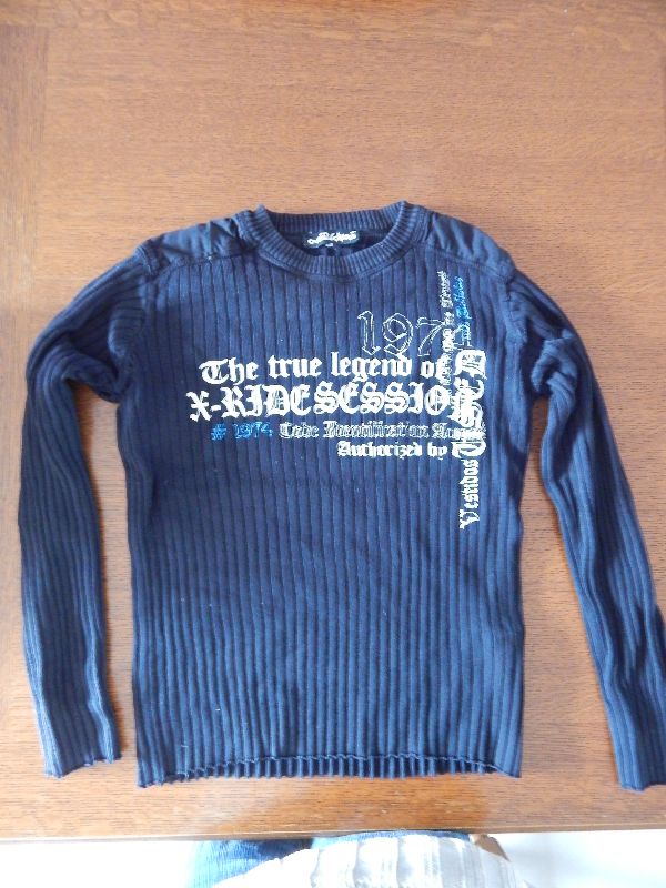 Pull noir garçon 10 ans