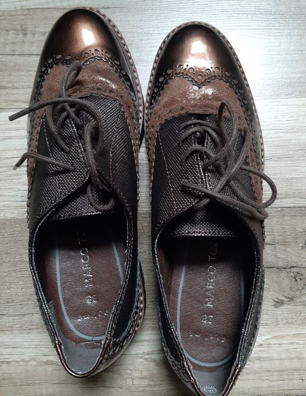 Chaussures à lacets