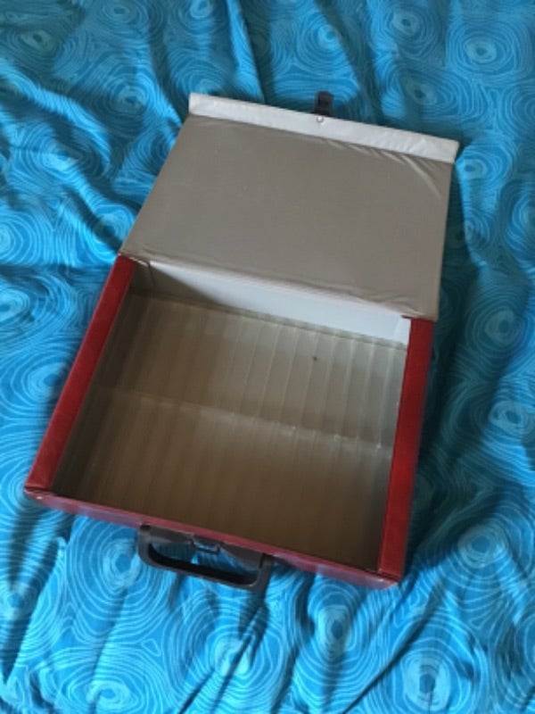 Valise de rangement pour cassettes audio ( amovible) bordeaux vintage 70s