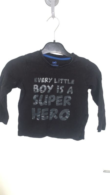 Tee shirt garçon taille 98.104 cm