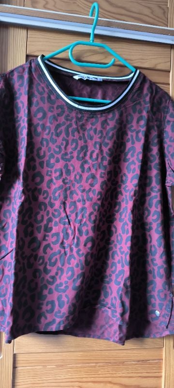 Tee shirt