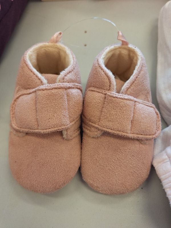 Neuf chaussons