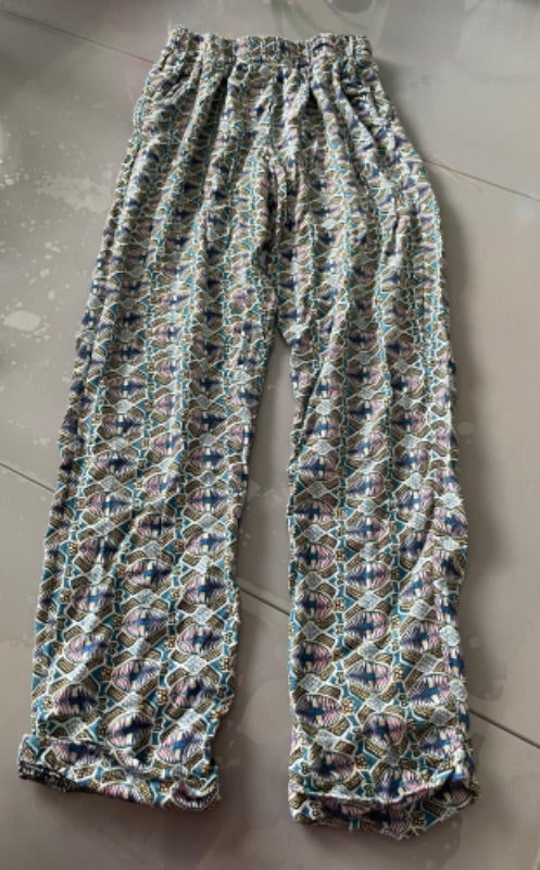 Pantalon léger T 10 ans Gémo Kids dessins colorés