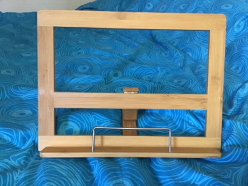 Chevalet en bois clair pliable avec support métal pour livre vintage 90s L exemplaire