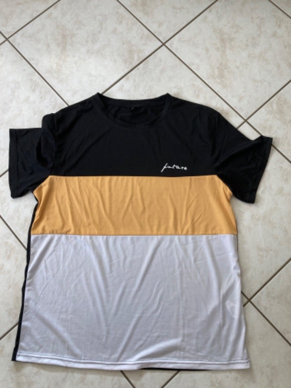 TEE shirt uni noir au dos