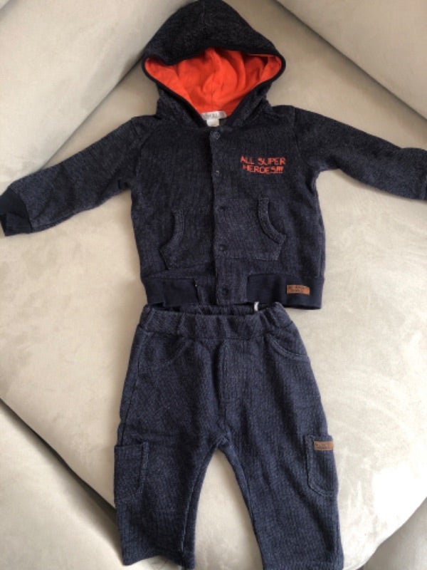 Pantalon et sweat à capuche 9 mois