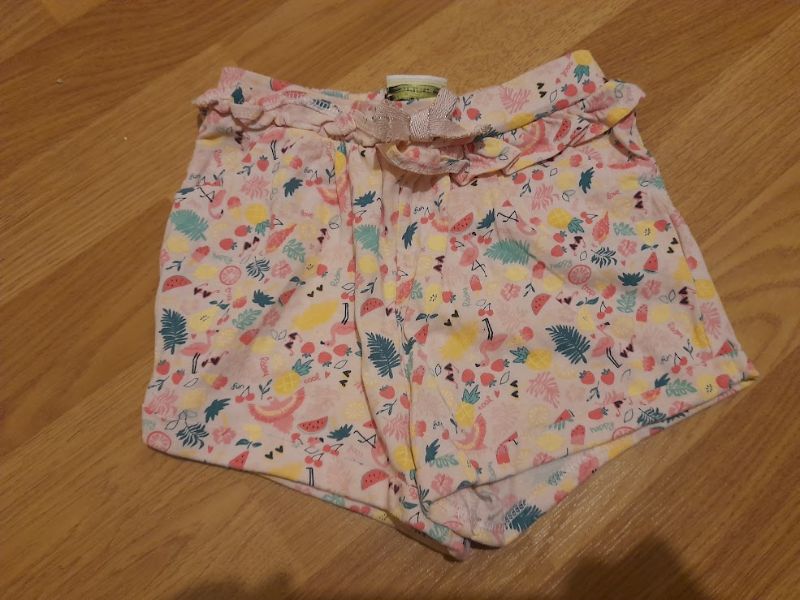 short bébé fille 23 mois (tao)
