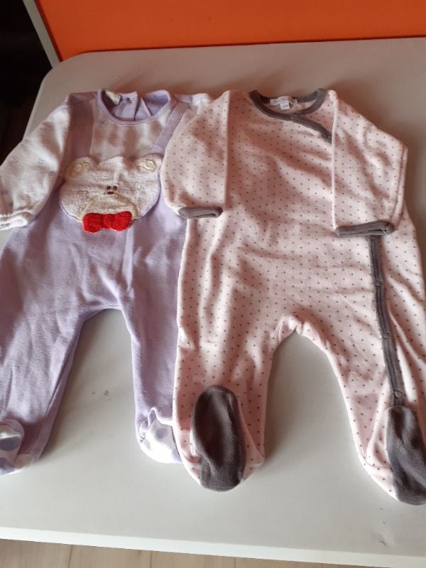 Lot 2 pyjamas