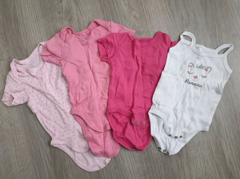 Lot bodies 6 mois fille