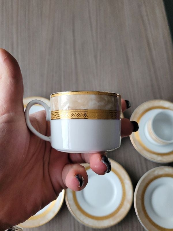 Lot 3 tasses à café et 6 soucoupes