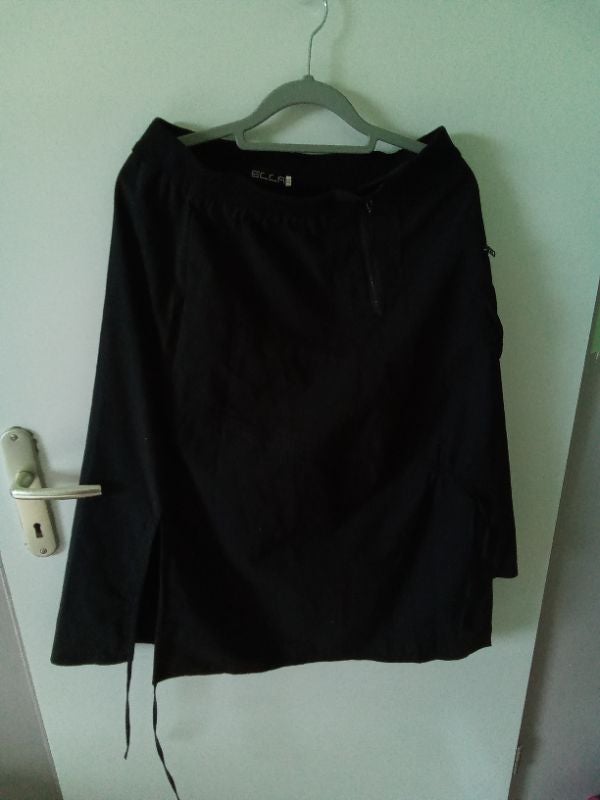 Jupe noir atypique