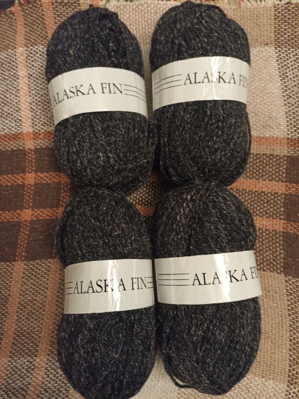 200 grammes de laine Alaska fin noire