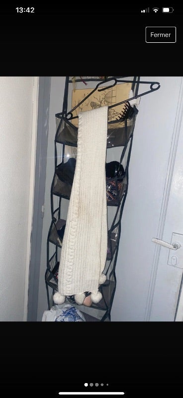 Écharpe à pompons
