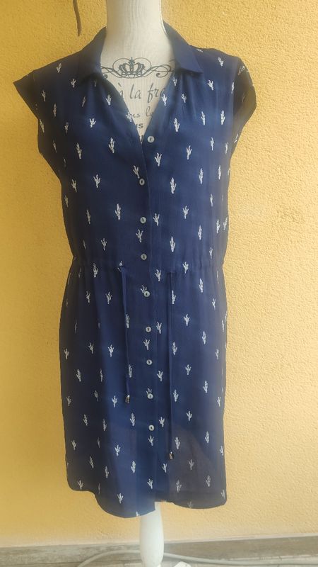 Robe bleue Marine et motifs argenté 38