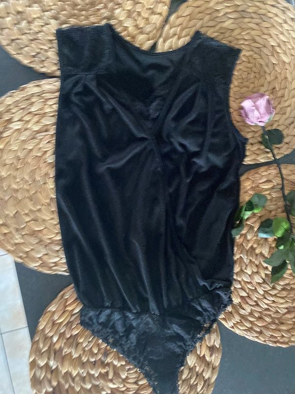 Body noir dentelle