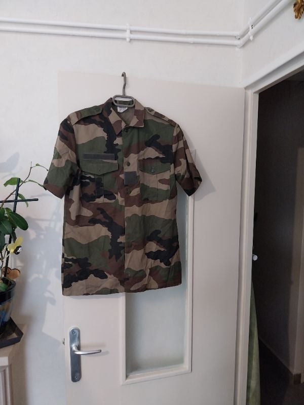 Chemisette militaire