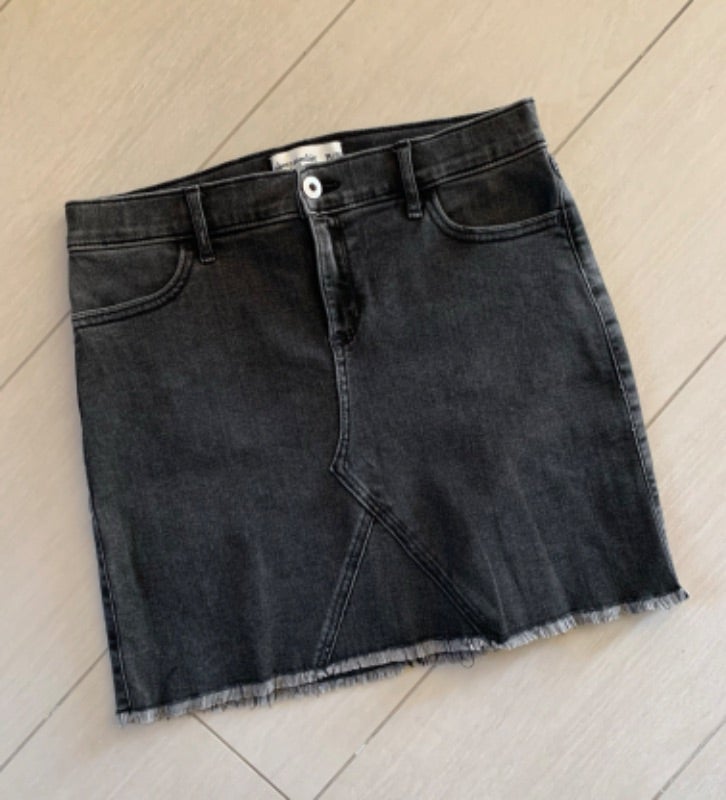 Abercrombie Kids jupe jean noir 15/16 ans