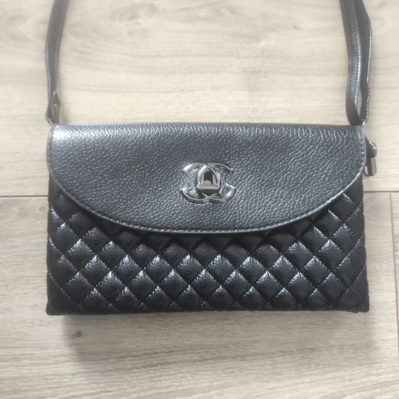 Sac à main bandoulière ou pochette noir