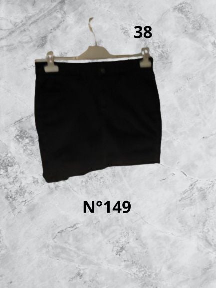 N°149 Jupe jean noir T38.Kiabi.