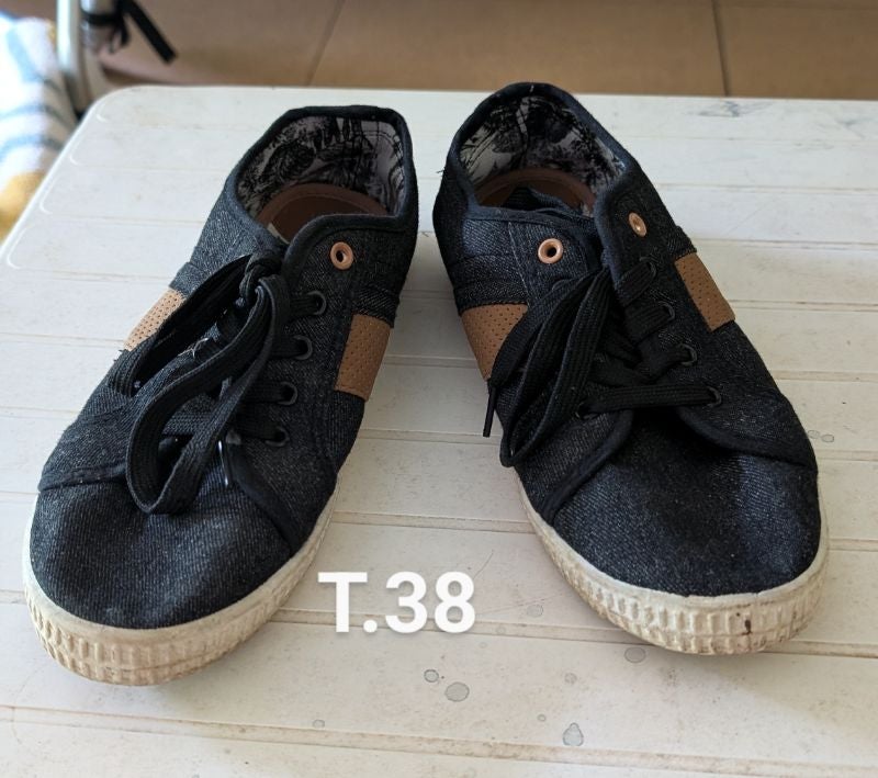 Sneakers