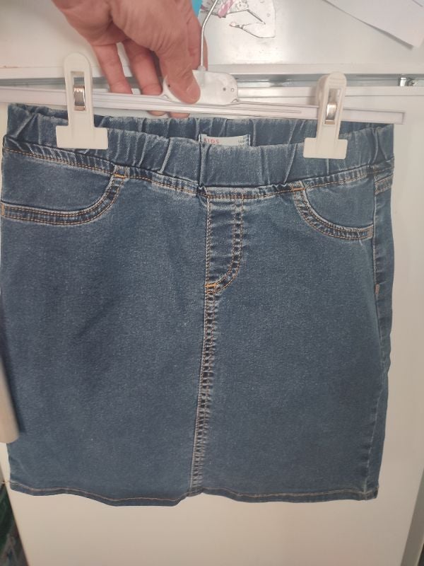#kytie14ansfille. Jupe taille 14 ans