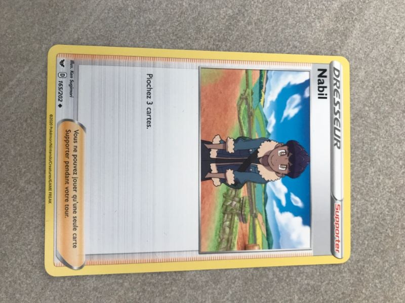 carte Pokémon Dresseur Supporter nabil Épée et Bouclier 165/202 très bon état 2020