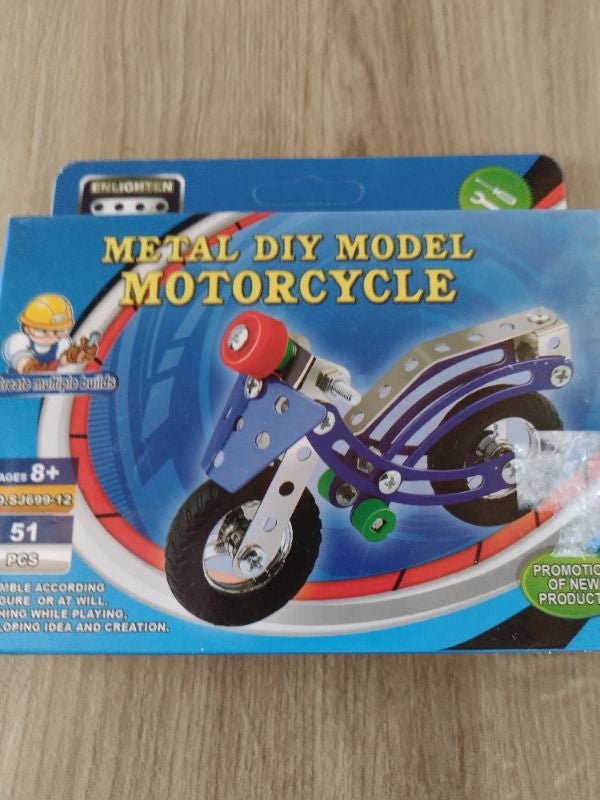 Construction métal/ Meccano 8 ans