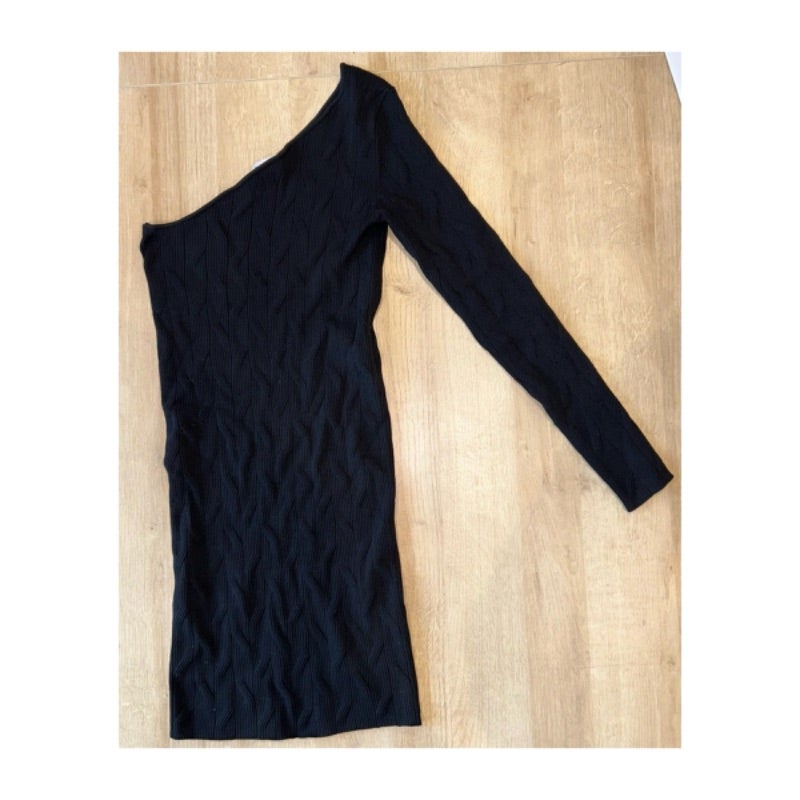 Robe noire moulante