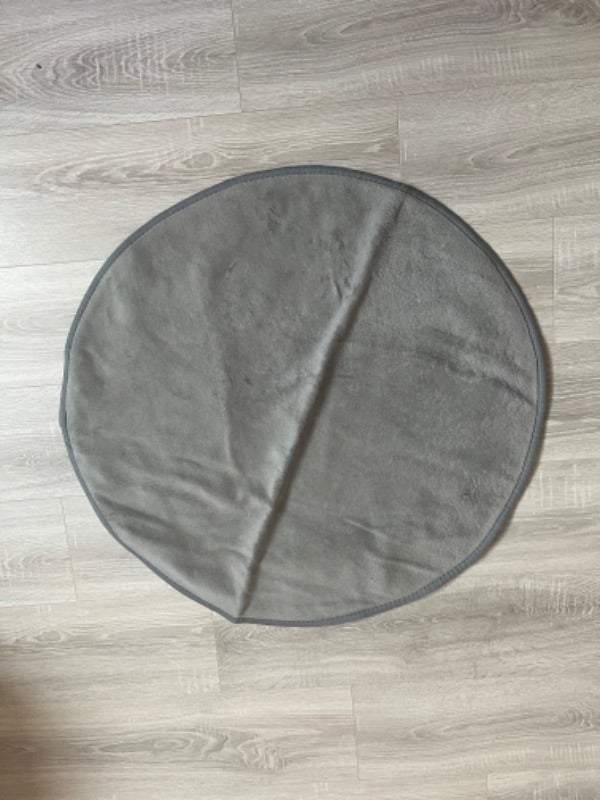 Tapis rond gris IKEA