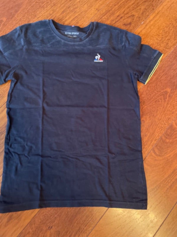 Tee shirt