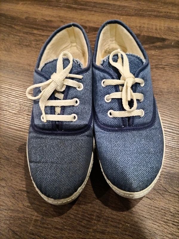 Chaussures en toile bleue marine