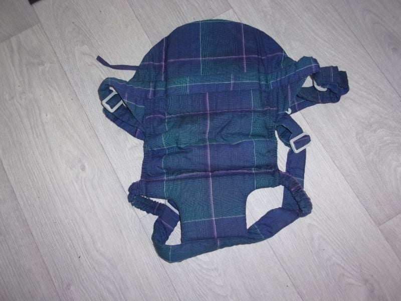 Porte bébé ventral BEBE CONFORT tons bleus et verts TBE