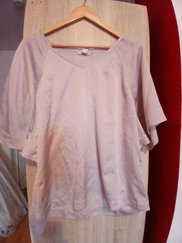 T-shirt blouse