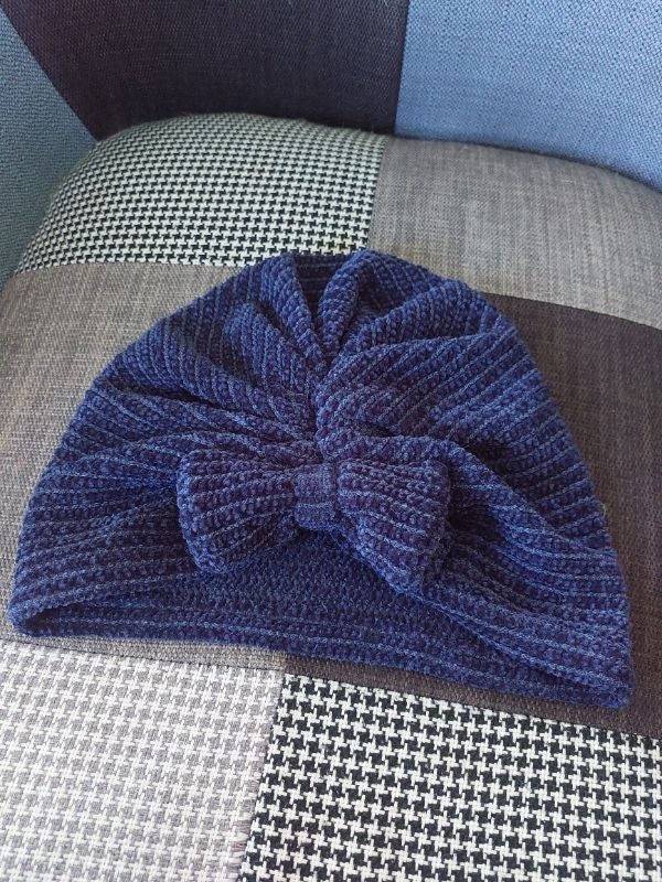 Bonnet avec un nœud