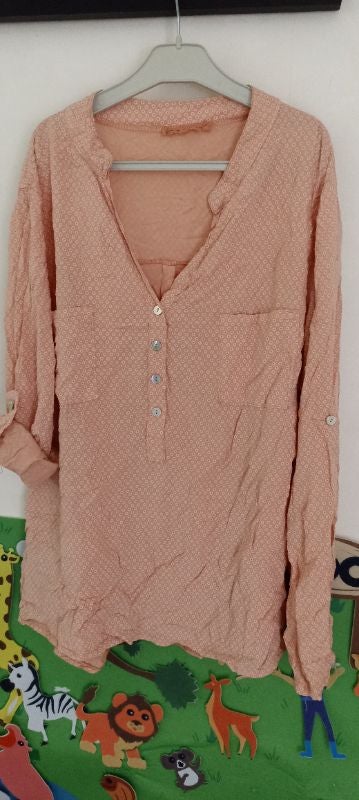 Haut Blouse taille 42 / 44 . Made in italy.