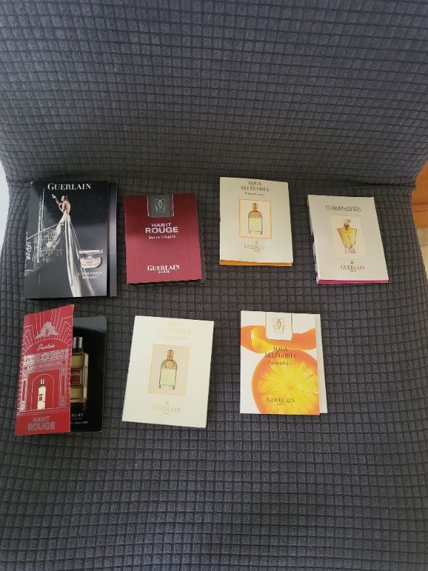 Guerlain lot de 7 échantillons de parfums pour collection