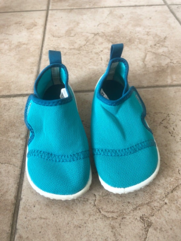 Chaussons d’eau ou de sport/motricité pointure 26/27