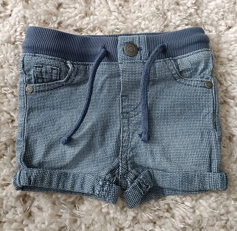 Short tape à l'oeil pour bébé fille en 6 mois