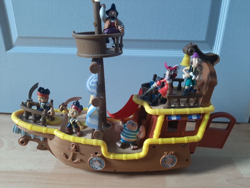 Fisher Price Bateau Jack le pirate + personnages
