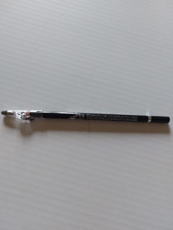 Crayon yeux noir