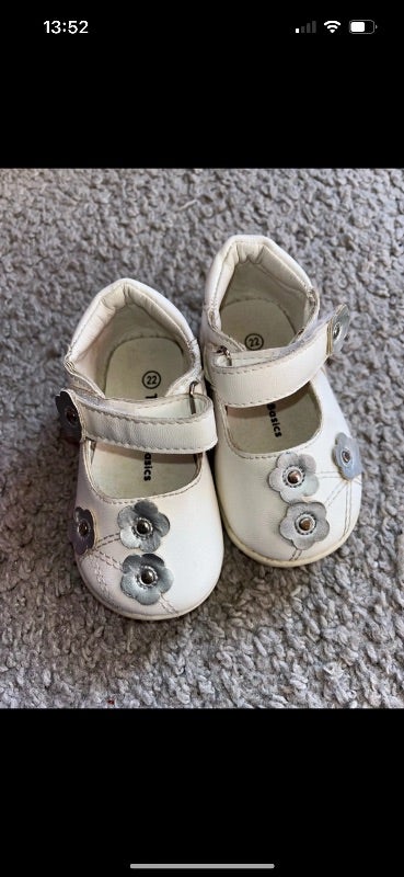 Chaussures fille 22