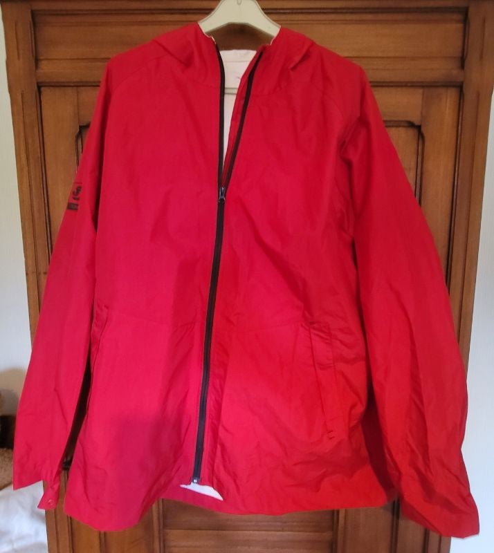 Manteau rouge