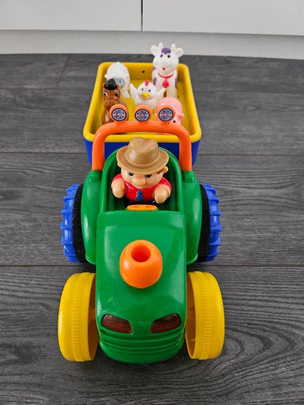 Tracteur et animaux de la ferme