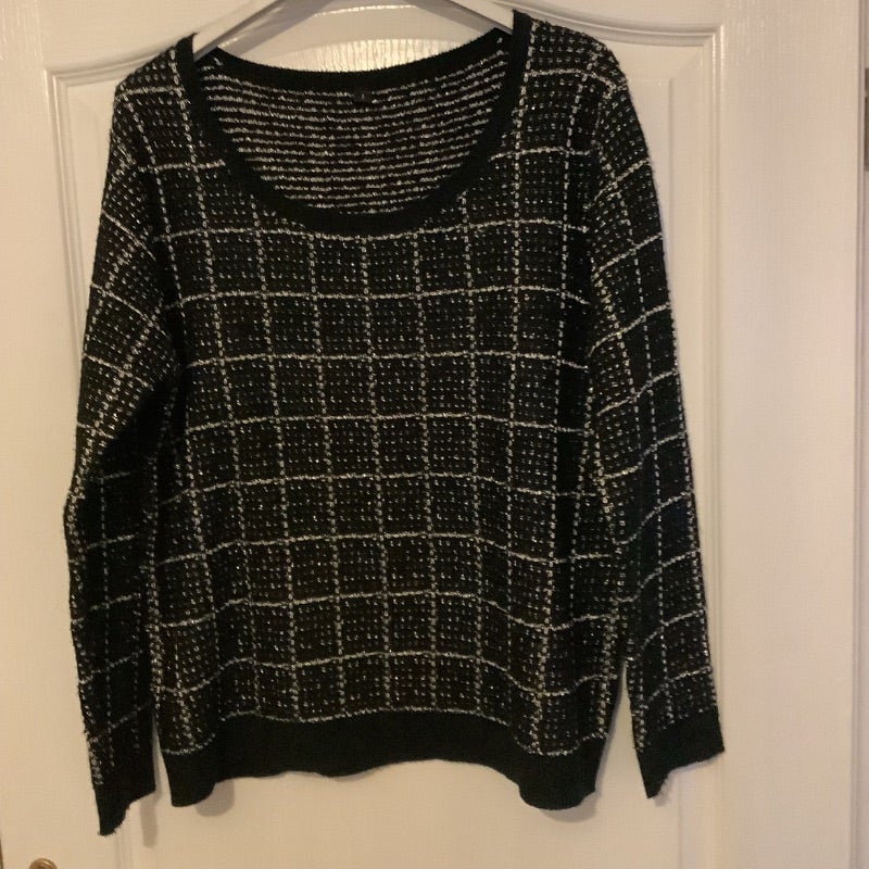 Pull noir et or