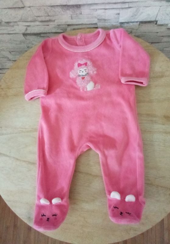 Babygro fushia en velours avec impression Sergent Major
