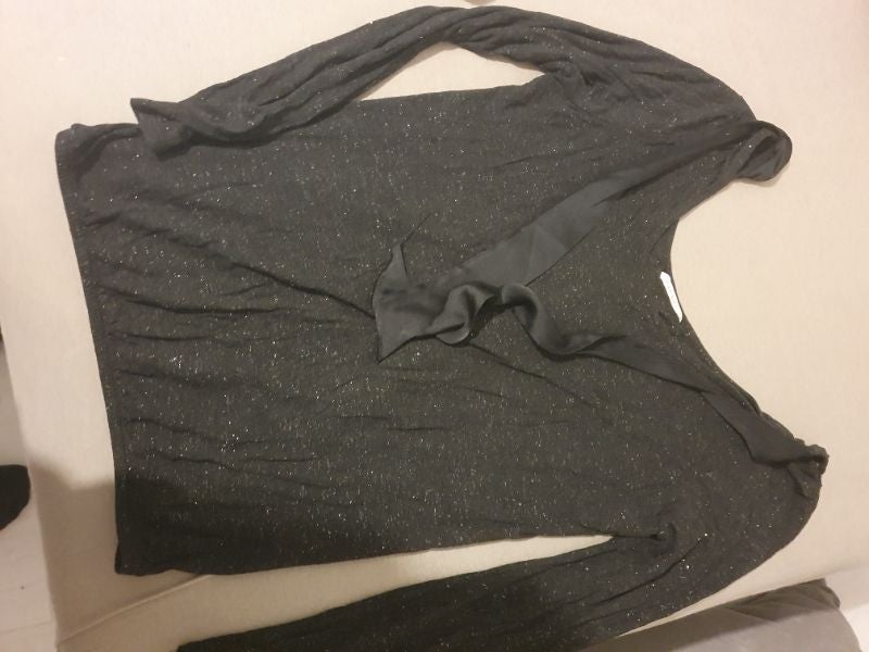 Haut noir camaïeu